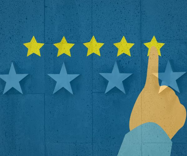 Ratefxbroker - Home Page Section 2 Hand giving a five-star rating on a blue background, symbolizing high-quality service and customer satisfaction for Forex Brokers